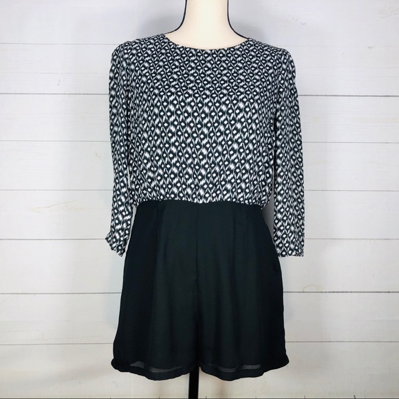 Forever 21 Pants - Forever 21 Contemporary 3/4 Sleeve Romper Sz Small